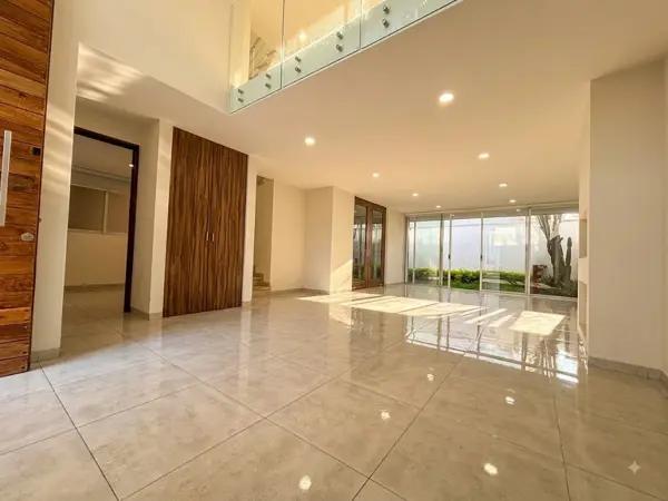 Espectacular Casa en Renta | Parque Guanajuato, Lomas de Angelópolis lll Espectacular Casa en Renta | Parque Guanajuato, Lomas de Angelópolis lll