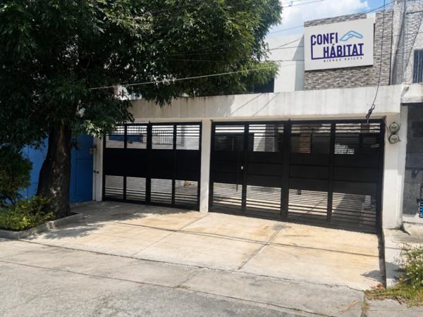 CASA TOTALMENTE REMODELADA EN VENTA — CIUDAD SATÉLITE, CIRCUITO DIPLOMÁTICOS