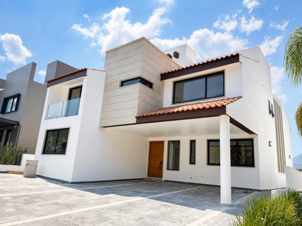 HERMOSA CASA EN VENTA EN PUERTA GRANDE, BOSQUE ESMERALDA | 5 RECÁMARAS, JARDÍN Y DOBLE ALTURA HERMOSA CASA EN VENTA EN PUERTA GRANDE, BOSQUE ESMERALDA | 5 RECÁMARAS, JARDÍN Y DOBLE ALTURA