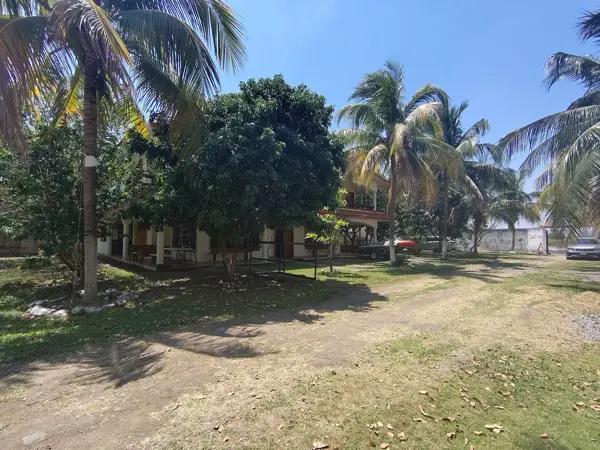 VENDO TERRENO EN LA CARRETERA 180 A CARDEL DENTRO DE UNA FINCA