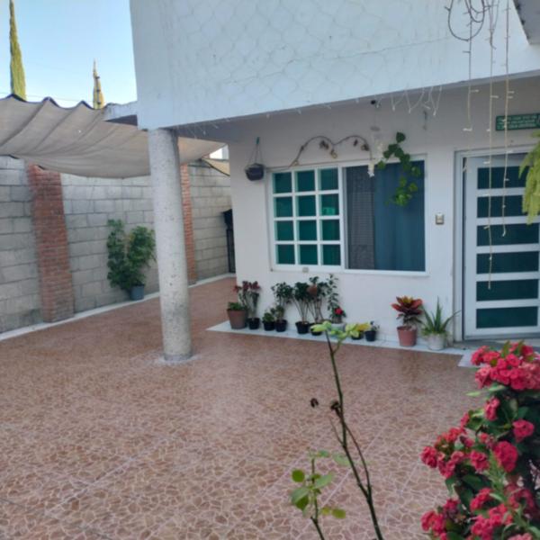 AMPLIA CASA EN VENTA - BANTHI