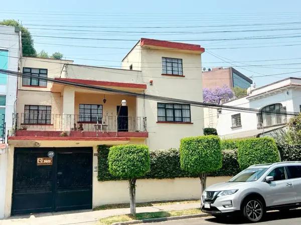 Casa en Venta en Del Valle Centro, Benito J. ideal para remodelación