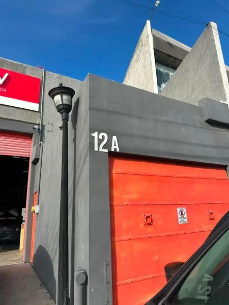 Locales-Bodega "All in 1" en renta | Col. Mariano de las Casas, Querétaro
