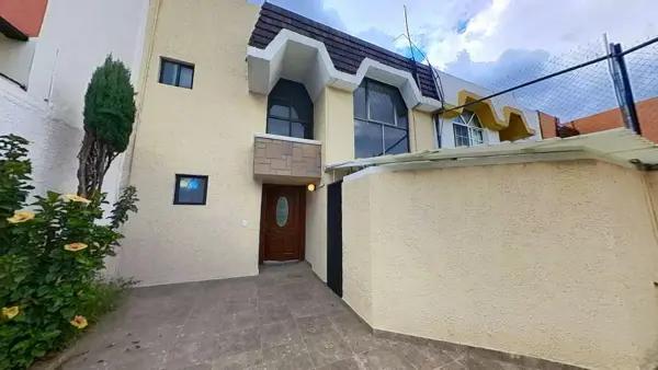 Hermosa residencia en zona exclusiva en Izcalli