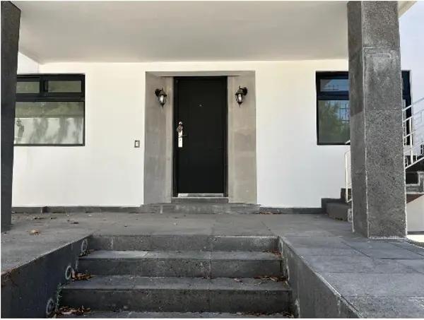 Casa en Venta en Lomas de Chapultepec, CDMX - Espaciosa con 3 Recámaras y Amplio Estacionamiento