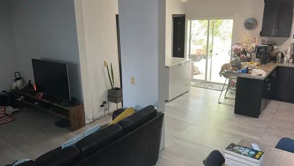 Casa de 3 recamaras, amplia en zona del El Lago, cochera y patio