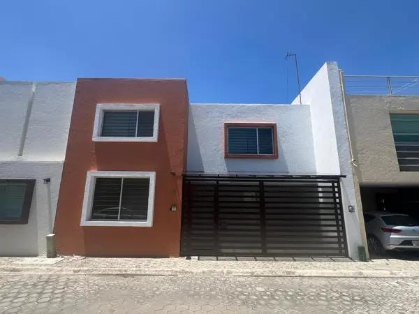 CASA EN VENTA EN VILLAS SAN JUAN, CERCA DE FORJADORES