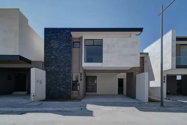 Casa en Renta – Privanzas del Campestre