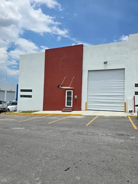 Bodega industrial muy Amplia en renta — Parque Vito Alessio, Saltillo Bodega industrial muy Amplia en renta — Parque Vito Alessio, Saltillo