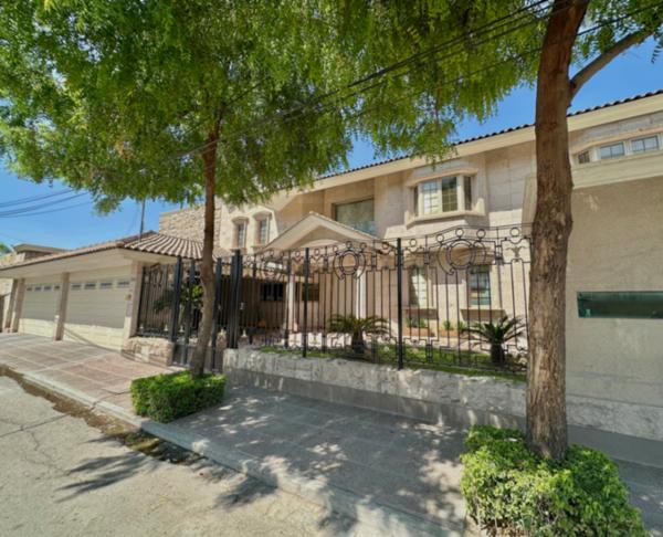 FABULOSA CASA EN GRANJAS SAN ISIDRO EN ESQUINA CON GRAN  TERRENO!!