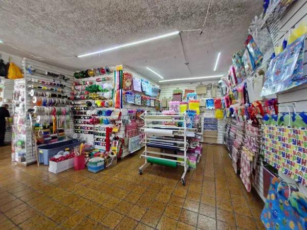EDIFICIO COMERCIAL Y RESIDENCIAL EN CUMBRES 3ER SECTOR