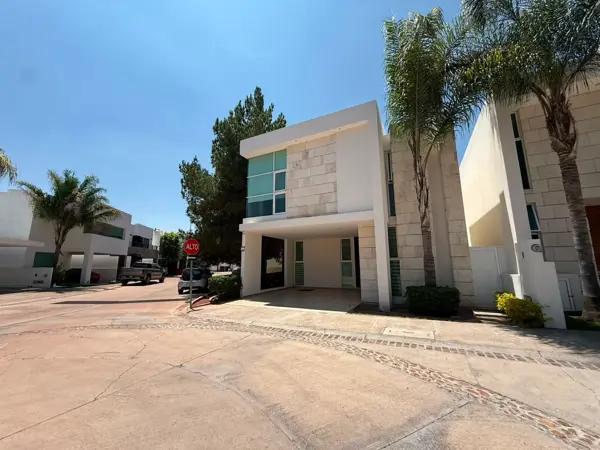 Casa en Renta en Residencial Los Fresnos al Norponiente de Aguascalientes