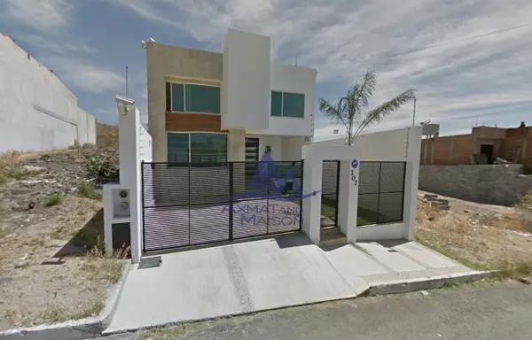 VENTA DE CASA DE REMATE EN LOMAS DEL PEDREGAL IRAPUATO AD15