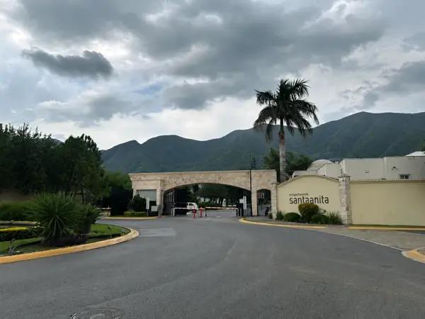 Terreno en venta en Fraccionamiento privado en Antigua Hacienda Santa Anita. NN-HDR122