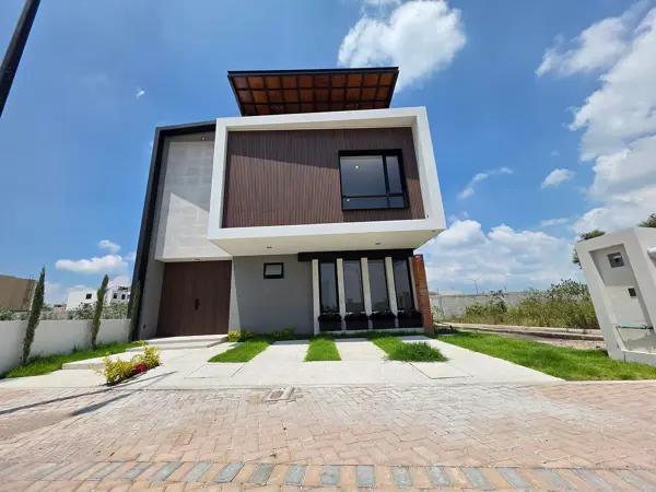 CASA NUEVA EN VENTA EN FRACCIONAMIENTO CARLOTA, CORREGIDORA,  4 HAB Y ROOF GARDE