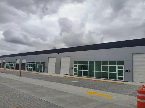 Bodega de 220 m2, nueva en venta dentro de Parque, Tlacote, Querétaro