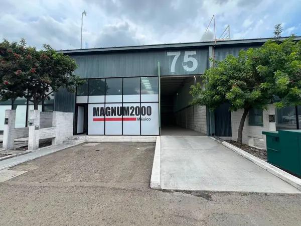 Bodega industrial en renta, dentro de Microparque