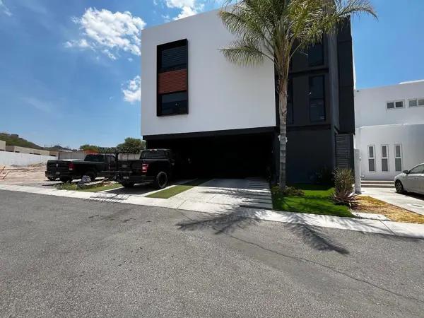 CASA EN VENTA EN CORREGIDORA, REAL DEL BOSQUE, DISEÑO MODERNO INDUSTRIAL, 4 HAB CASA EN VENTA EN CORREGIDORA, REAL DEL BOSQUE, DISEÑO MODERNO INDUSTRIAL, 4 HAB
