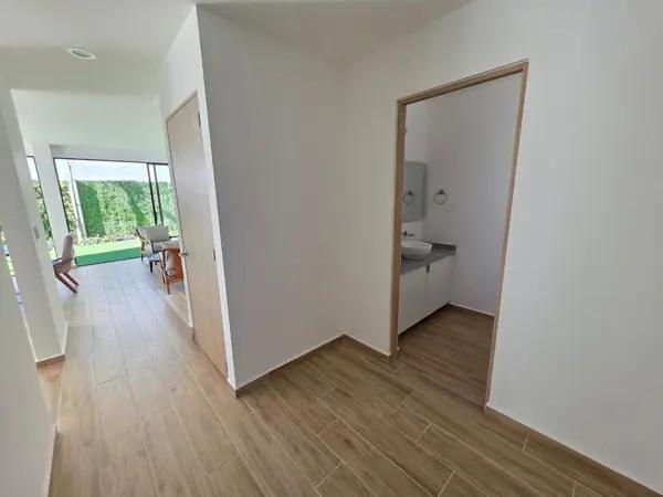 CASA EN VENTA DE 3 RECAMARAS, EN CORREGIDORA CON AMPLIO JARDIN
