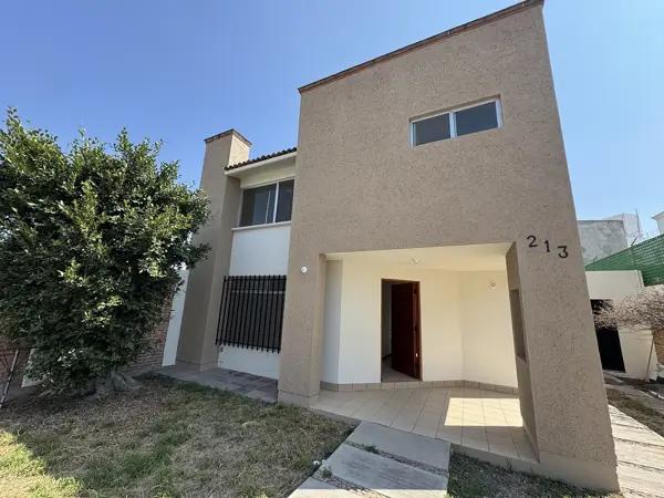 VENTA DE CASA EN TEJEDA REMODELADA, CORREGIDORA, QUERETARO