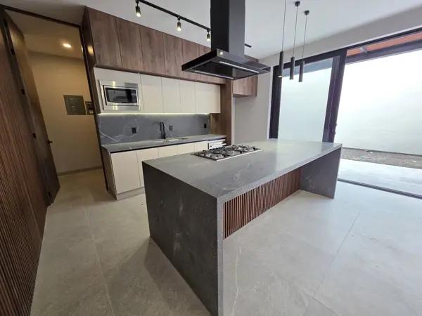 CASA A ESTRENAR EN VENTA EN ZIBATA, DENTRO DE CONDOMINIO CARDON