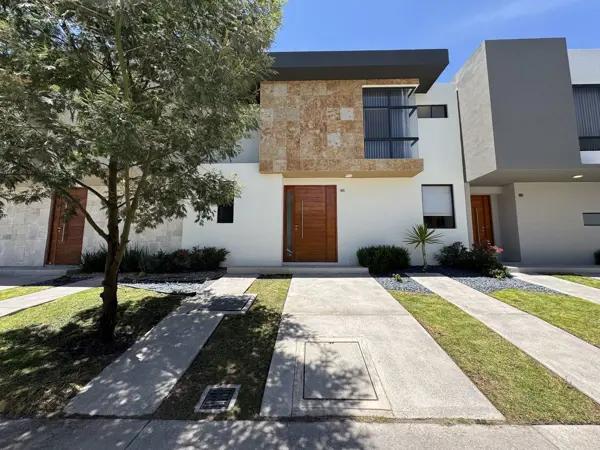 CASA EN VENTA EN ZIBATÁ, CON OPCIÓN A RECÁMARA EN PLANTA BAJA