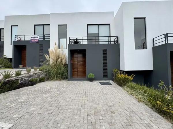 Oportunidad, casa en venta en Zibatá, Qro., de dos recámaras y jardín amplio