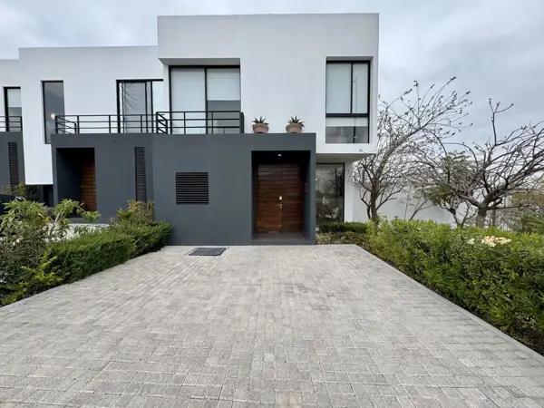 Casa en venta en Zibatá, Querétaro, jardín amplio