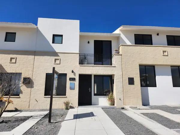 Casa en venta con habitacion en Planta Baja,Zire, Querétaro