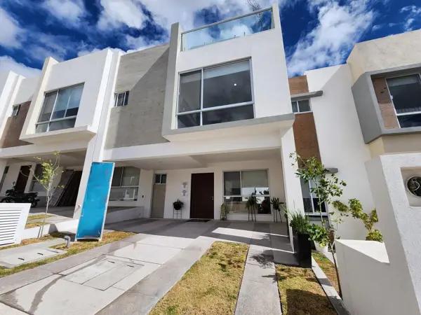 CASA EN VENTA EN ZARÚ, ROOF GARDEN Y SALA DE TV CASA EN VENTA EN ZARÚ, ROOF GARDEN Y SALA DE TV