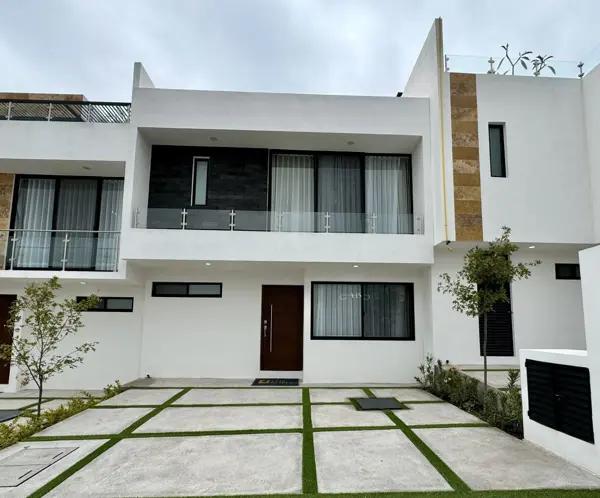 CASA EN VENTA CON AMENIDADES, EN ZIBATÁ, QUÉRERARO