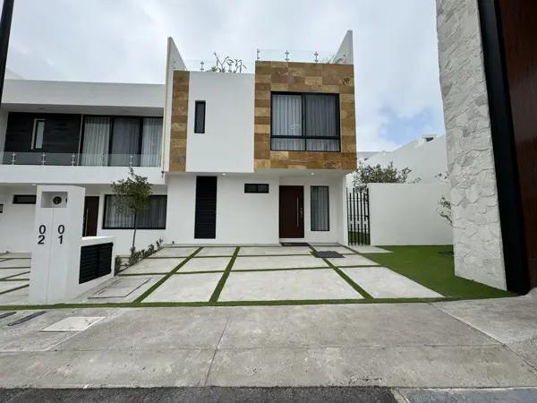 CASA EN VENTA CON ROOF GARDEN EN ZIBATÁ, QUERÉTARO