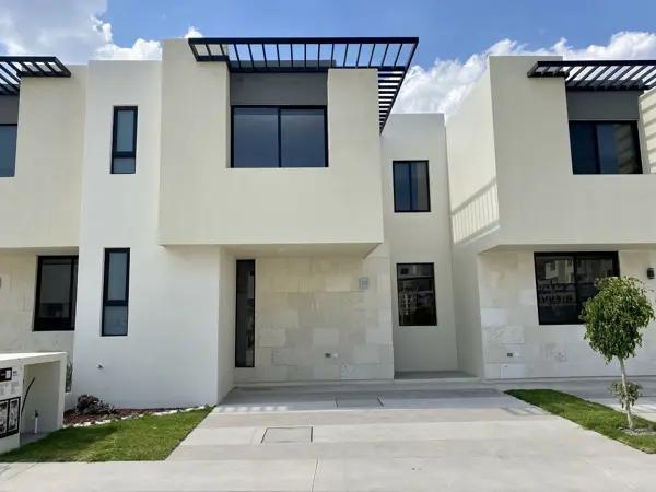 CASA EN VENTA EN ZIBATÁ, con opción a recámara en planta baja
