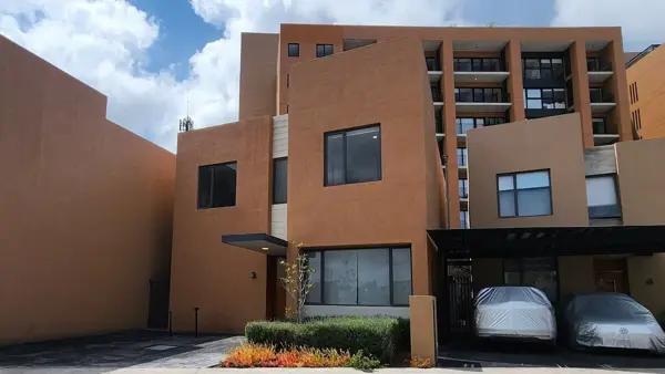 VENTA DE CASA EN ZIBATÁ, con opción a cuarta recámara en planta baja