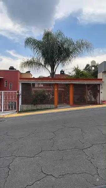 OPORTUNIDAD CASA DE UN NIVEL EN LOMAS VERDES