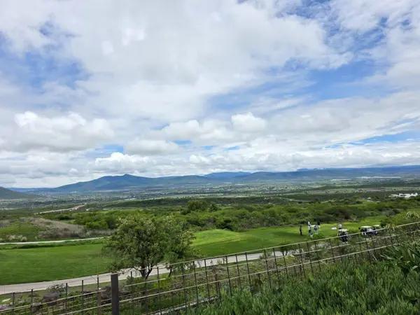 TERRENO EN VENTA EN GARAMBULLO, ZIBATA  EXCLUSIVO CONDOMINIO