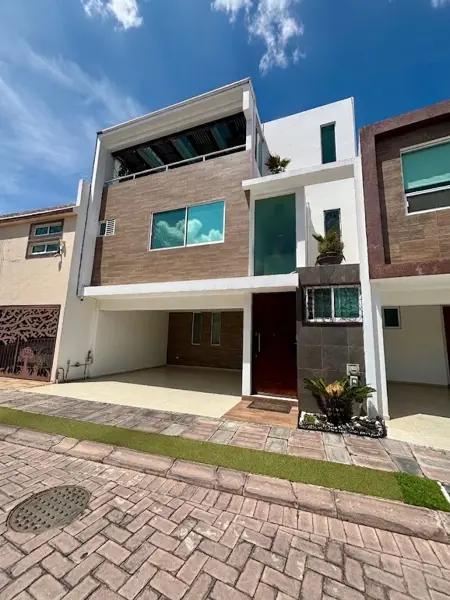 CASA EN VENTA EN FRACCIONAMIENTO ARBORETO, SAN PEDRO CHOLULA, PUEBLA.