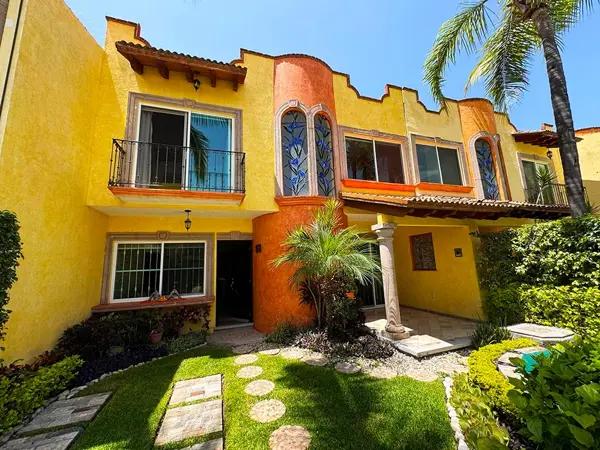 Casa en venta en Villas del Sol con alberca en Xochitepec Morelos