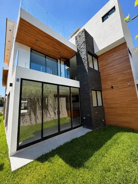 Casa nueva en venta en Aureal Morillotla con jardín, estudio y roof garden