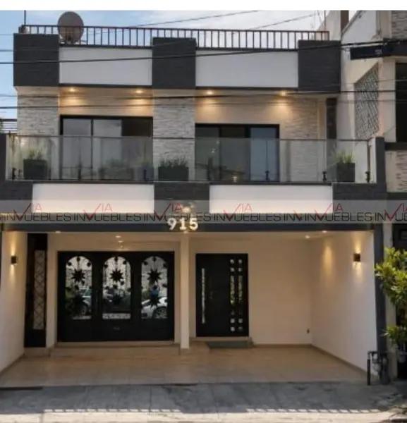 Casa con alberca en Jardines La Pastora Guadalupe NL