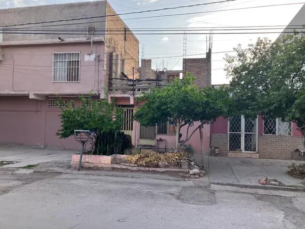 CASA EN VENTA EN TORREÓN CENTRO CON EXCELENTE UBICACIÓN