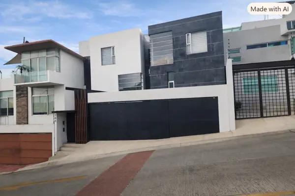 Casa independiente en venta en Lomas Verdes, Naucalpan