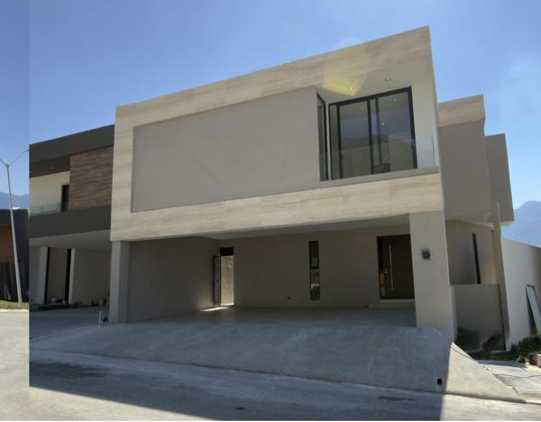 CASA EN VENTA EN BOSQUES DE LAS MISIONES