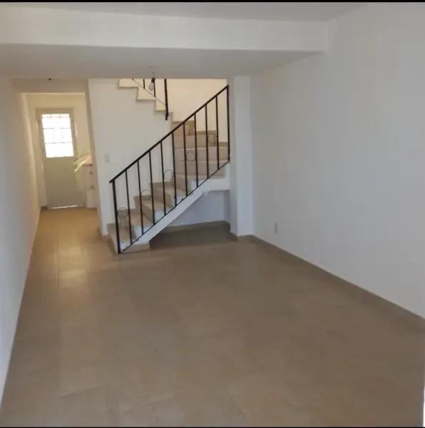 VENDO CASA EN FRACCIONAMIENTO HACIENDA SANTA CLARA