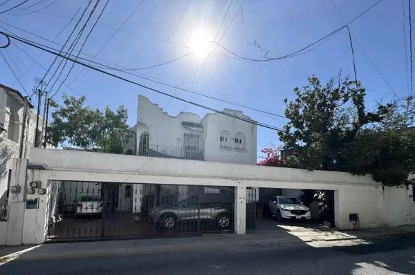 CASA EN VENTA COL. MIRADOR, OBISPADO