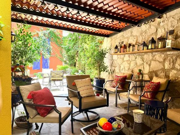 DEPARTAMENTO EN PLANTA BAJA CON TERRAZA PRIVADA EN ZIRANDARO SAN MIGUEL DE ALLENDE