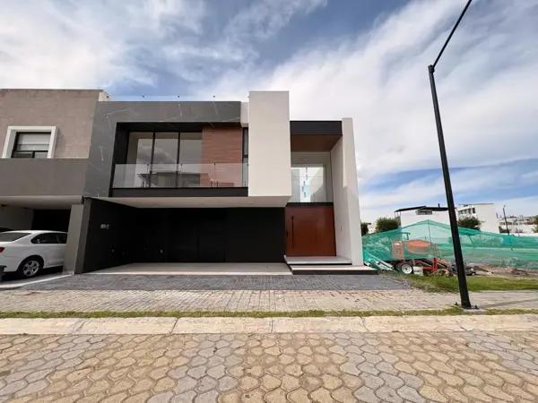 Casa nueva en venta en Puebla  Lomas de Angelopolis Parque Berna a estrenar