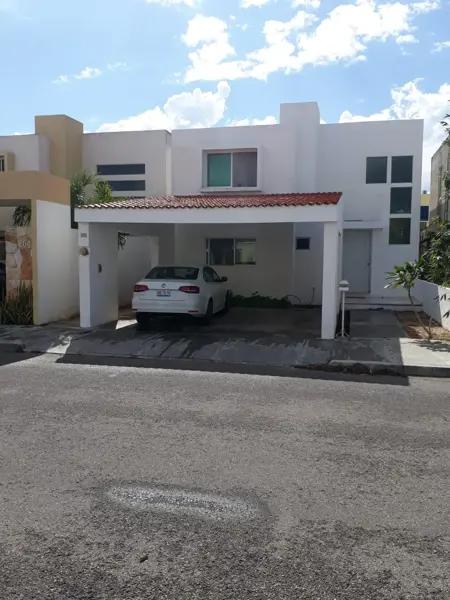 Casa en Renta Amueblada en Altabrisa Privada Quintareal, Mérida.