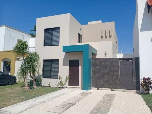 RENTA | IMPECABLE CASA DE 2 RECÁMARAS DENTRO DE CERRADA