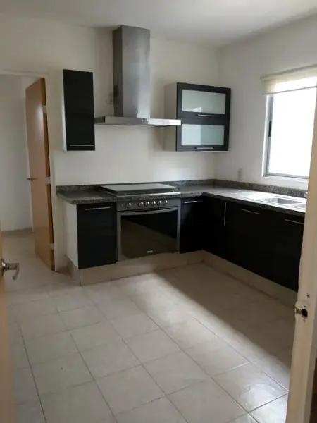 AMPLIA CASA EN RENTA EN BOSQUE ESMERALDA EN CONJUNTO RESIDENCIAL
